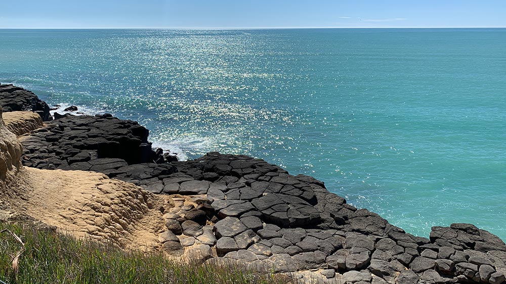 Dashing rocks view