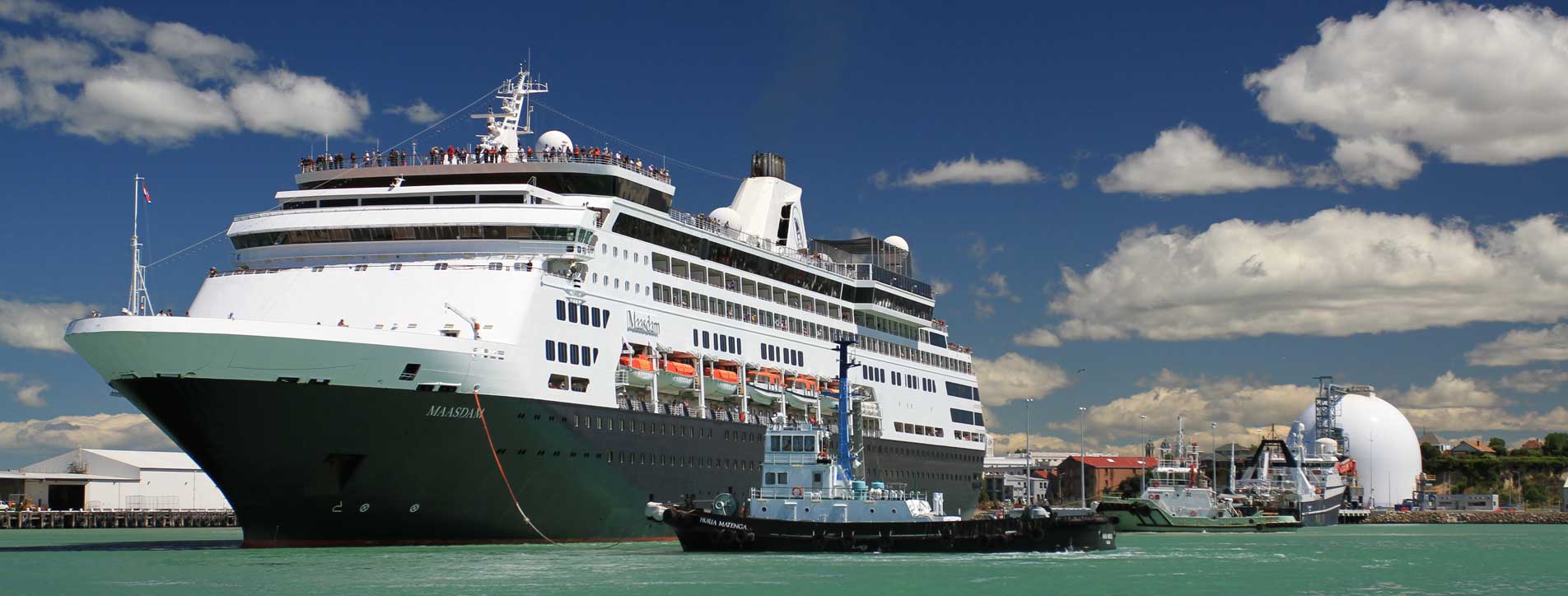 Cruise ship in Timaru Port